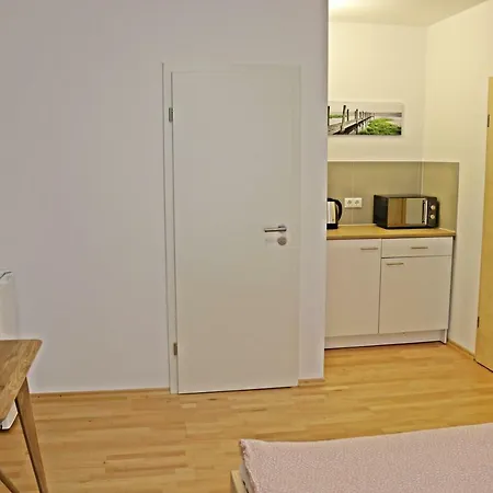 Burgunder Apartment Hanhofen
